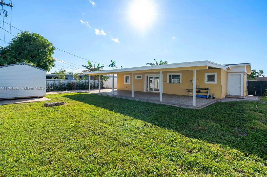 Active With Contract: $620,000 (4 beds, 1 baths, 1250 Square Feet)