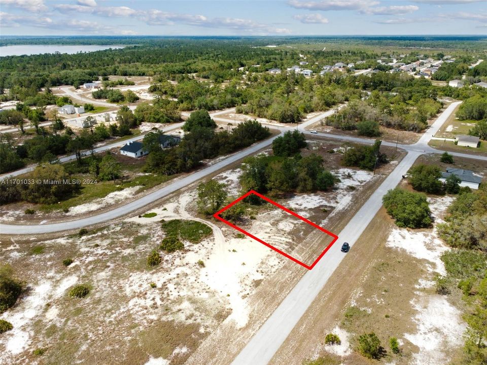 На продажу: $42,000 (0.17 acres)