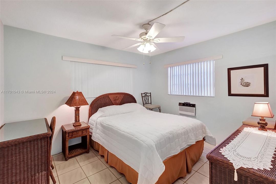 For Sale: $135,000 (2 beds, 2 baths, 960 Square Feet)