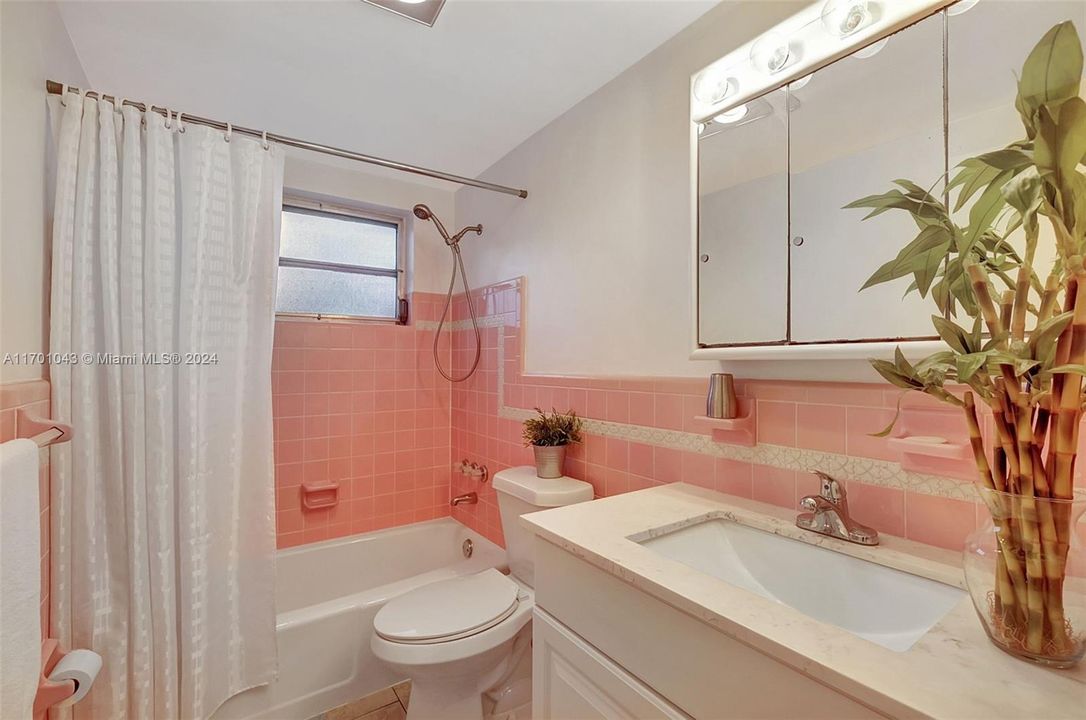 For Sale: $135,000 (2 beds, 2 baths, 960 Square Feet)