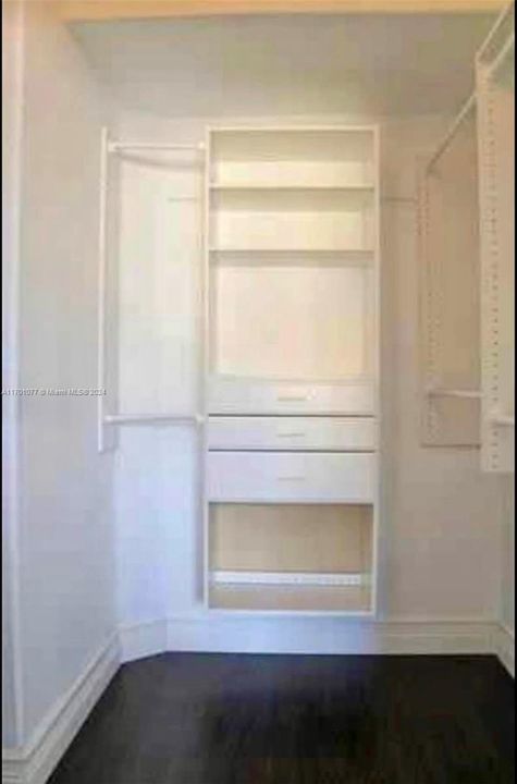 Walking closet