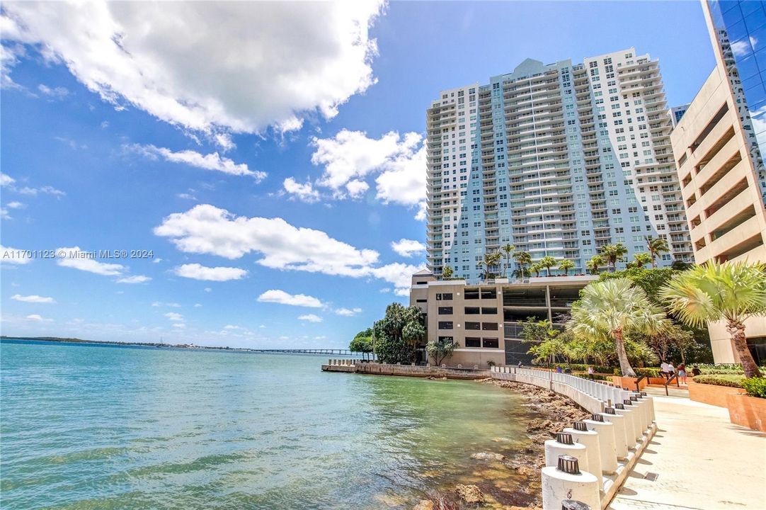 Active With Contract: $2,611 (1 beds, 1 baths, 928 Square Feet)