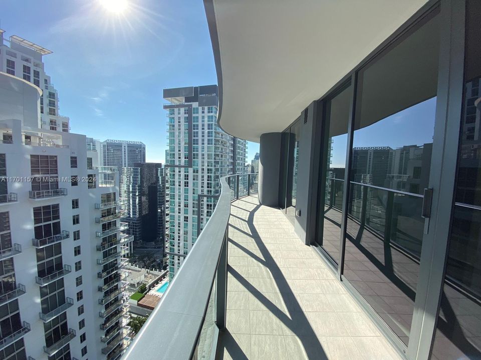 For Sale: $1,500,000 (2 beds, 2 baths, 1286 Square Feet)