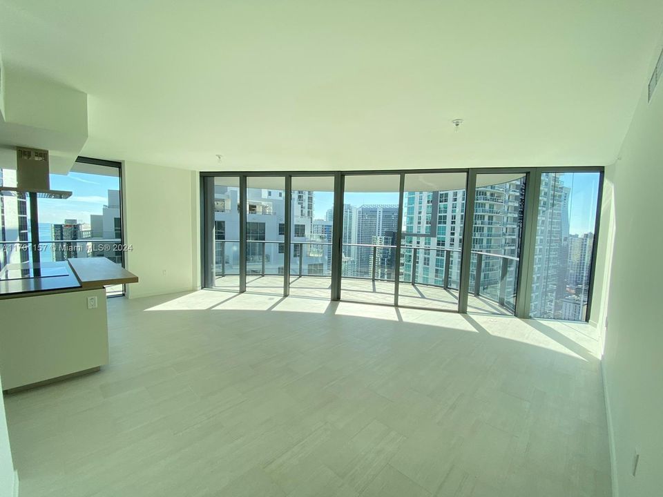 For Sale: $1,500,000 (2 beds, 2 baths, 1286 Square Feet)