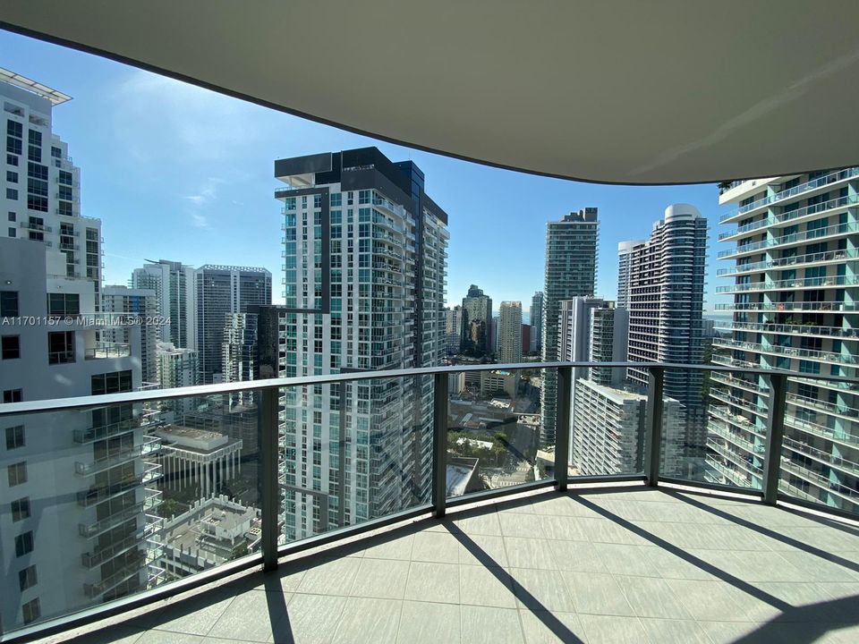 For Sale: $1,500,000 (2 beds, 2 baths, 1286 Square Feet)