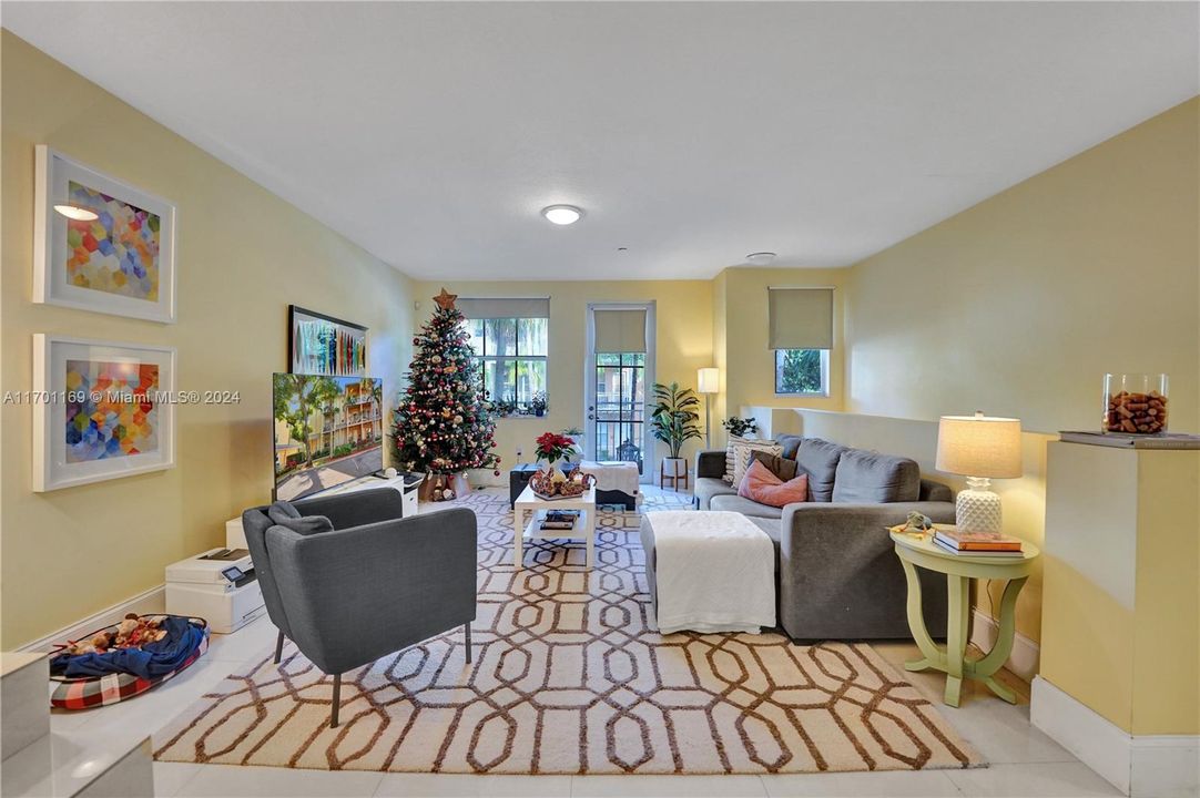 For Sale: $424,900 (2 beds, 2 baths, 1679 Square Feet)