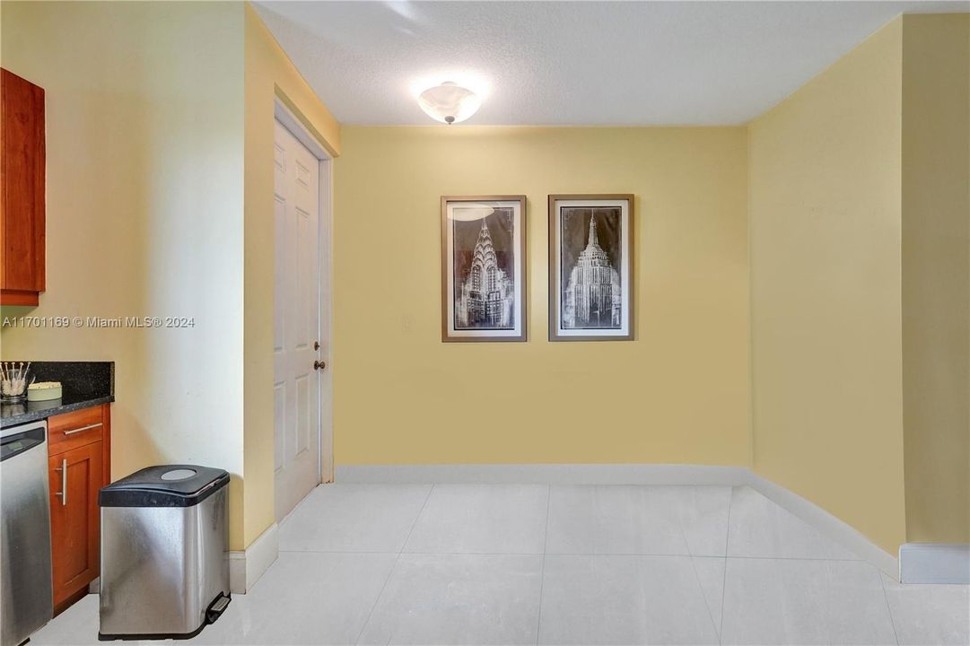 For Sale: $424,900 (2 beds, 2 baths, 1679 Square Feet)