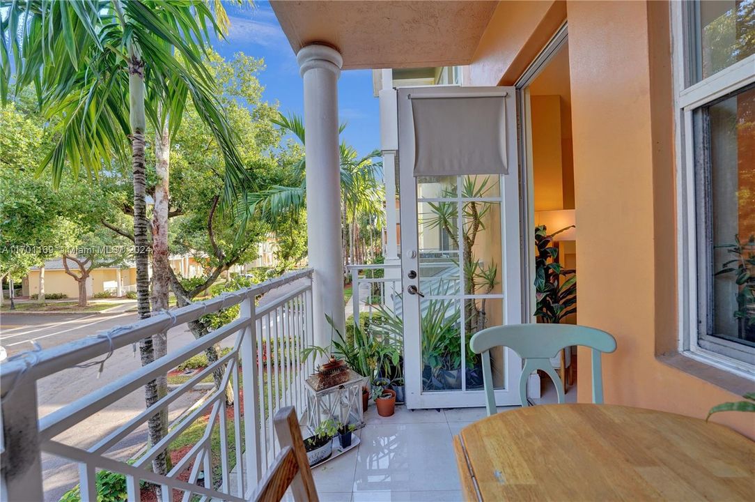 For Sale: $424,900 (2 beds, 2 baths, 1679 Square Feet)