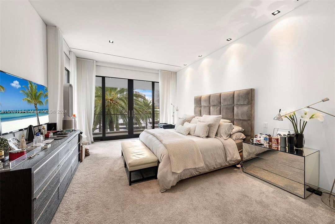 For Sale: $44,995,000 (12 beds, 12 baths, 10802 Square Feet)