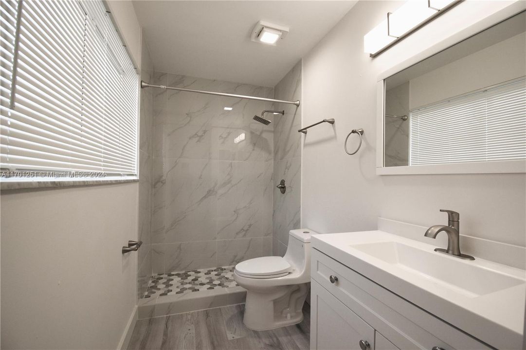 Active With Contract: $2,194 (2 beds, 2 baths, 1096 Square Feet)