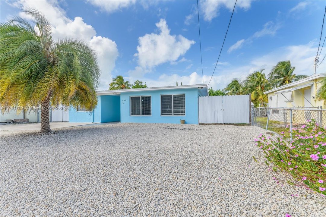 For Sale: $1,590,000 (4 beds, 3 baths, 1744 Square Feet)