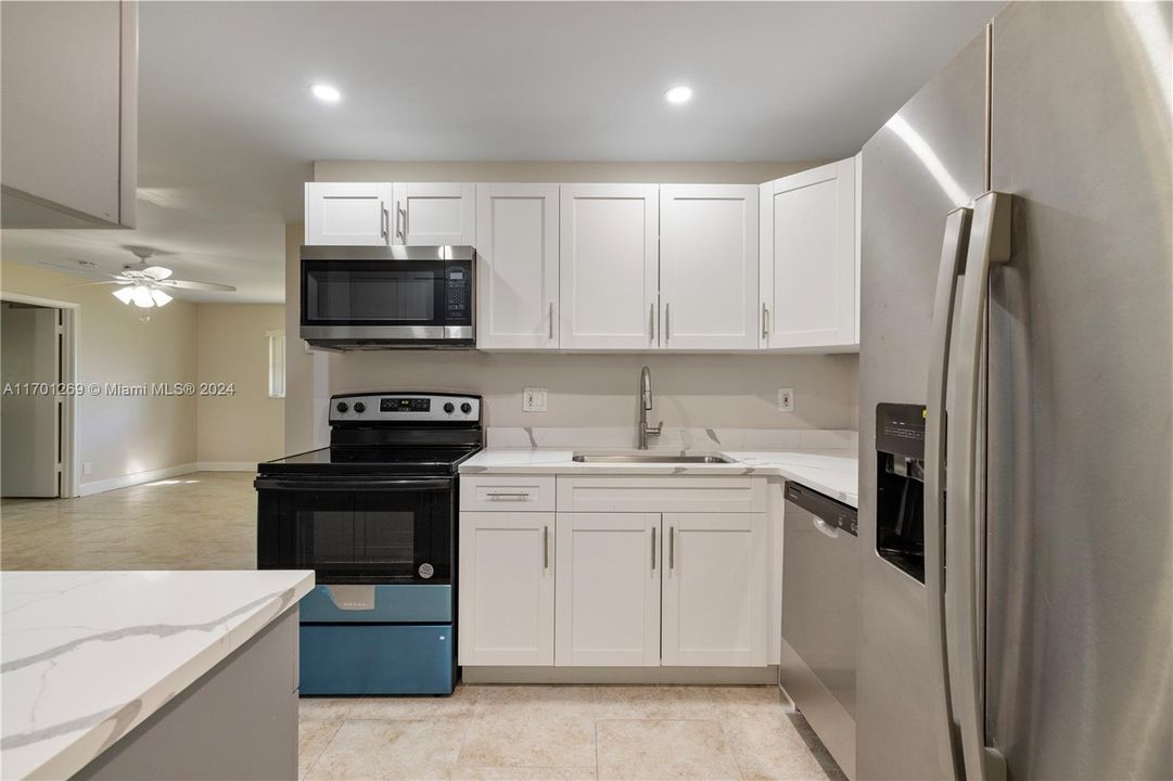 For Sale: $335,000 (2 beds, 2 baths, 1624 Square Feet)