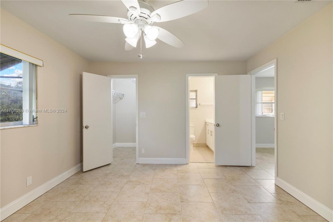 For Sale: $335,000 (2 beds, 2 baths, 1624 Square Feet)