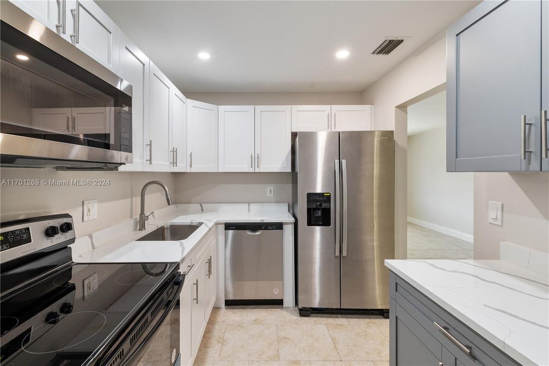 For Sale: $335,000 (2 beds, 2 baths, 1624 Square Feet)