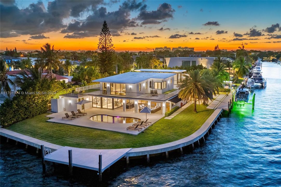 En Venta: $12,995,000 (6 camas, 7 baños, 5671 Pies cuadrados)