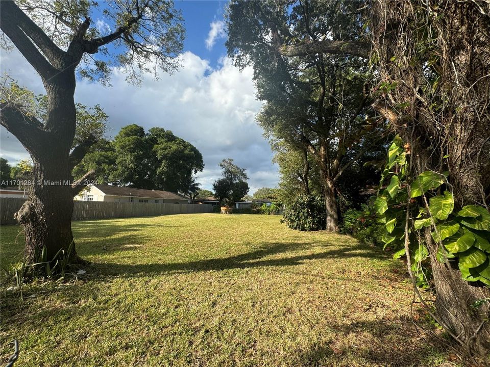 En Venta: $500,000 (0.24 acres)