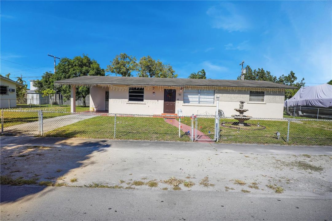 For Sale: $624,900 (3 beds, 1 baths, 1351 Square Feet)