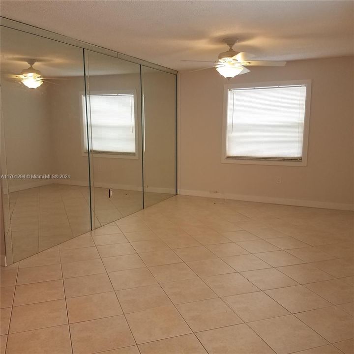 For Sale: $179,000 (1 beds, 1 baths, 591 Square Feet)