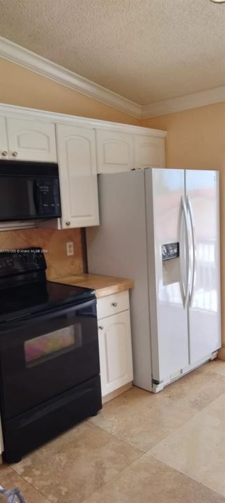 For Rent: $2,300 (3 beds, 2 baths, 1150 Square Feet)