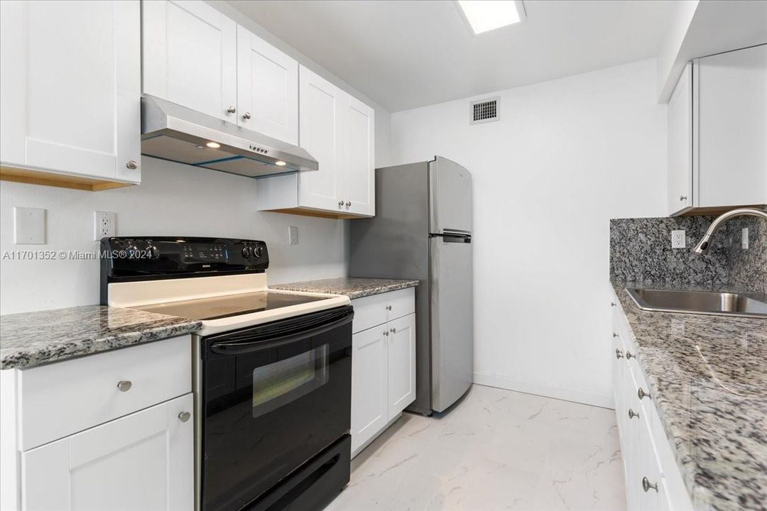 Recently Rented: $2,300 (2 beds, 1 baths, 907 Square Feet)