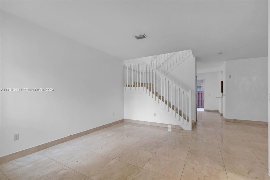 Active With Contract: $3,600 (3 beds, 2 baths, 1683 Square Feet)