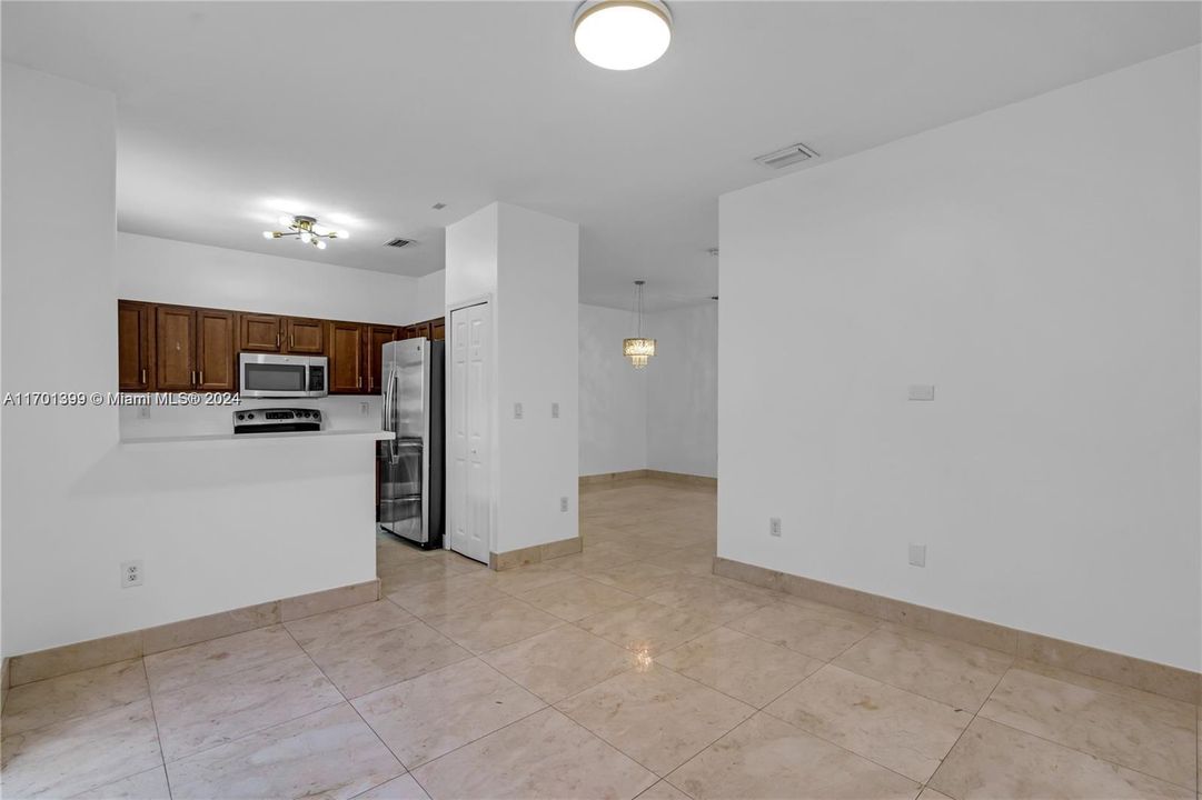 Active With Contract: $3,600 (3 beds, 2 baths, 1683 Square Feet)