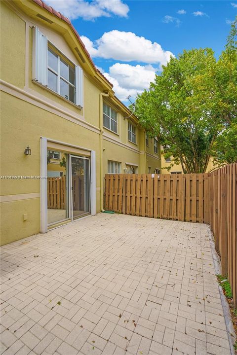 Active With Contract: $3,600 (3 beds, 2 baths, 1683 Square Feet)