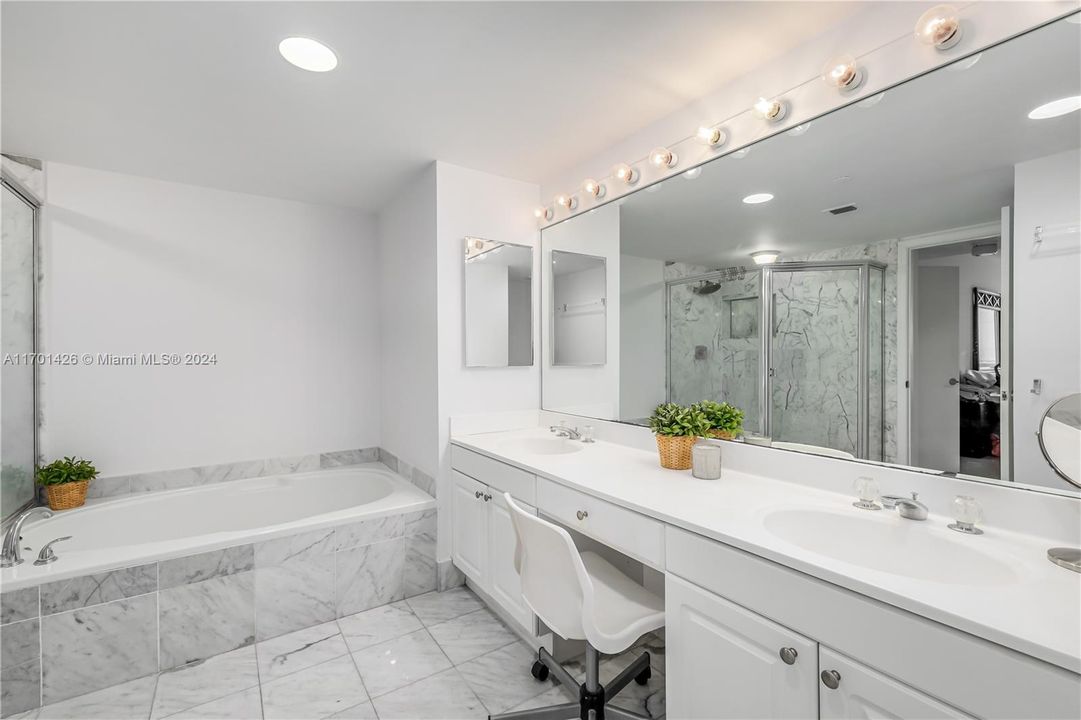 Active With Contract: $3,350 (2 beds, 2 baths, 1310 Square Feet)