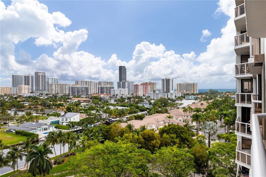 Active With Contract: $3,350 (2 beds, 2 baths, 1310 Square Feet)