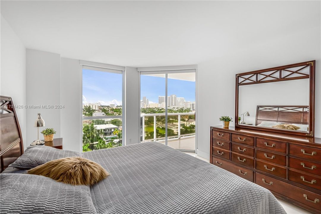 Active With Contract: $3,350 (2 beds, 2 baths, 1310 Square Feet)