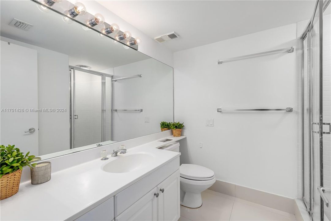 Active With Contract: $3,350 (2 beds, 2 baths, 1310 Square Feet)