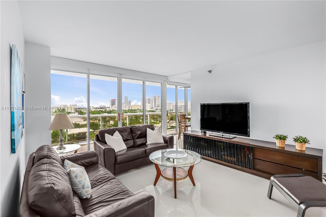 Active With Contract: $3,350 (2 beds, 2 baths, 1310 Square Feet)