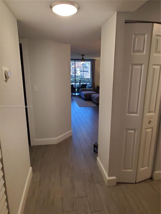 Active With Contract: $2,200 (2 beds, 2 baths, 940 Square Feet)