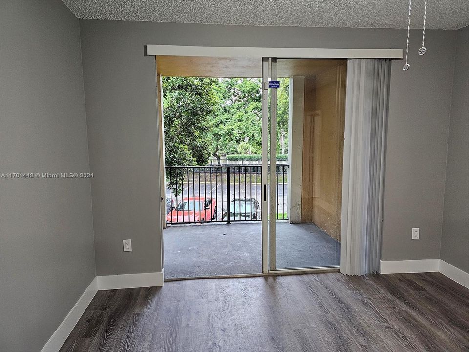 Active With Contract: $2,700 (3 beds, 2 baths, 1192 Square Feet)