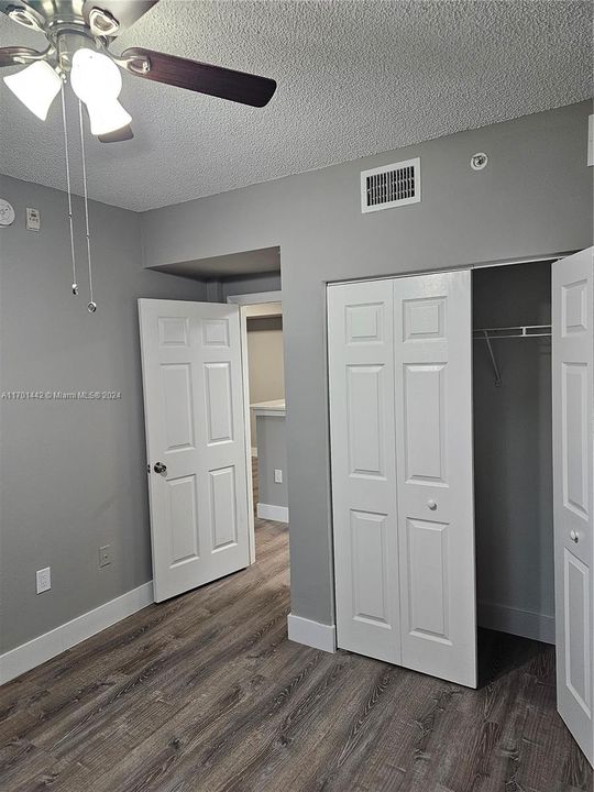 Active With Contract: $2,700 (3 beds, 2 baths, 1192 Square Feet)