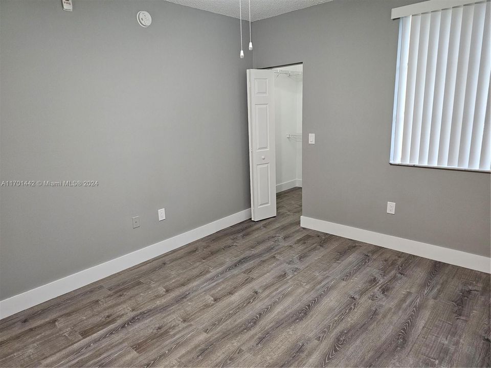 Active With Contract: $2,700 (3 beds, 2 baths, 1192 Square Feet)