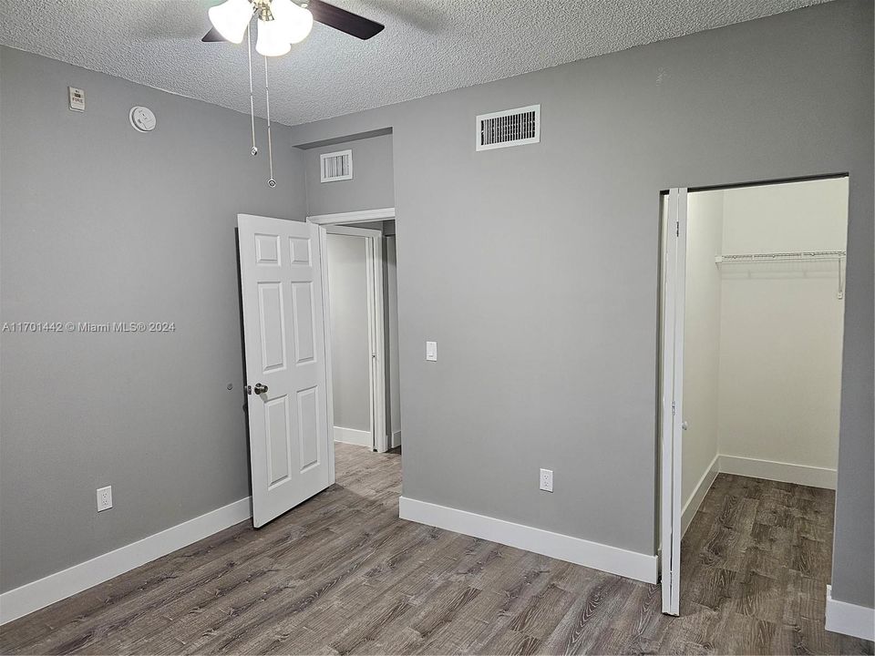 Active With Contract: $2,700 (3 beds, 2 baths, 1192 Square Feet)