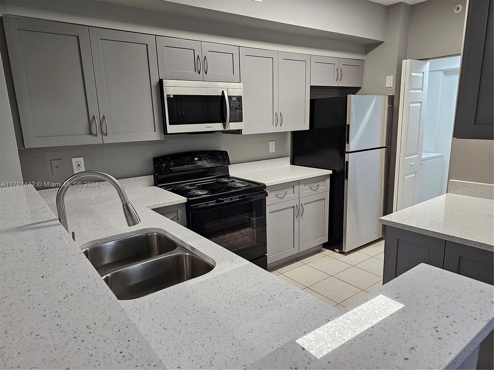 Active With Contract: $2,700 (3 beds, 2 baths, 1192 Square Feet)