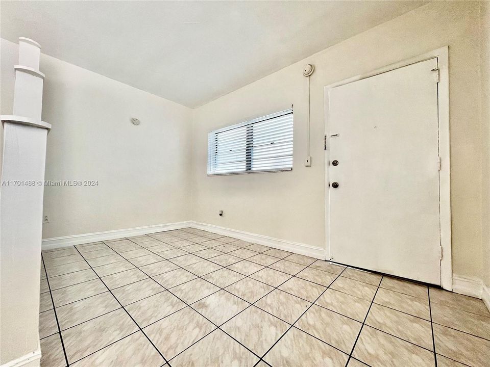 For Sale: $220,000 (0 beds, 1 baths, 392 Square Feet)