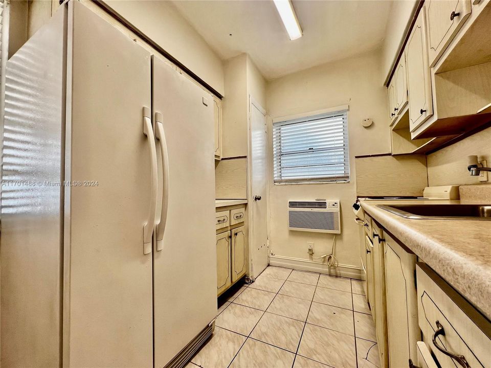 For Sale: $220,000 (0 beds, 1 baths, 392 Square Feet)