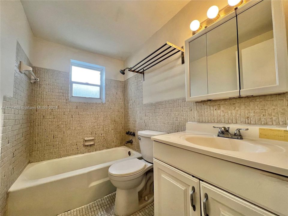 For Sale: $220,000 (0 beds, 1 baths, 392 Square Feet)