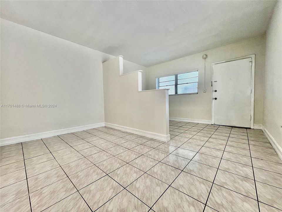 For Sale: $220,000 (0 beds, 1 baths, 392 Square Feet)