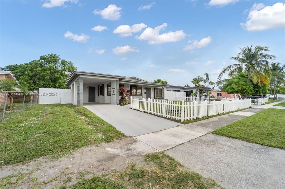 For Sale: $475,000 (3 beds, 2 baths, 1350 Square Feet)