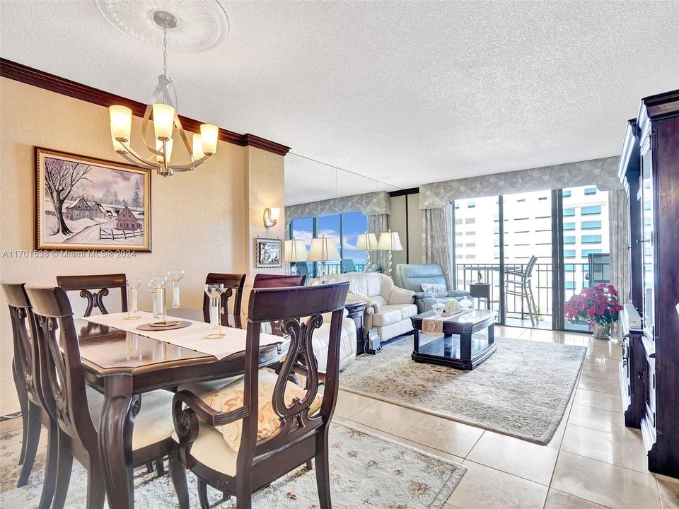 For Sale: $399,000 (1 beds, 1 baths, 830 Square Feet)