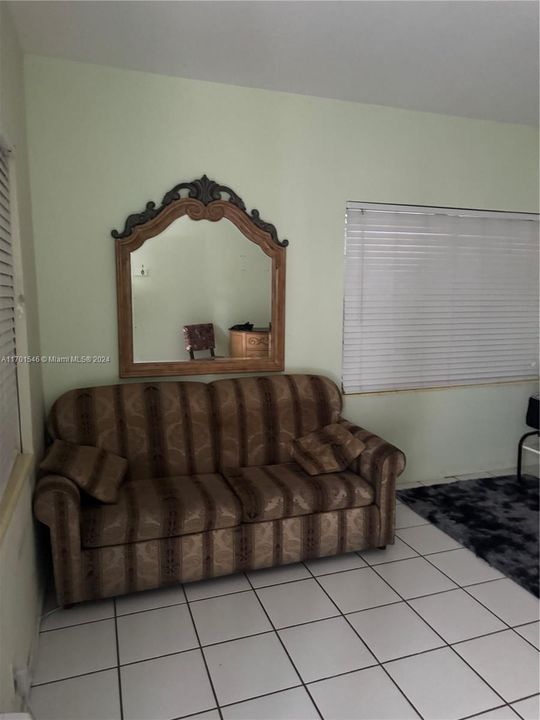 Recently Rented: $1,550 (0 beds, 1 baths, 375 Square Feet)