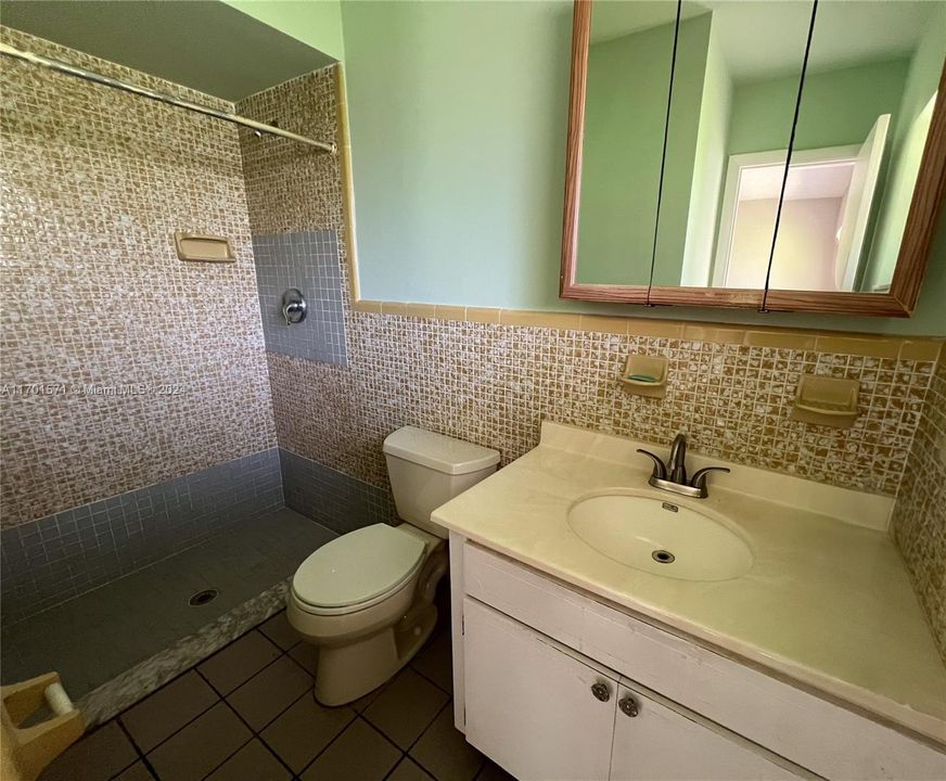 Primary Bath En Suite - 5641