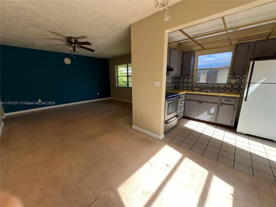 kitchen / Dining Room - 5641