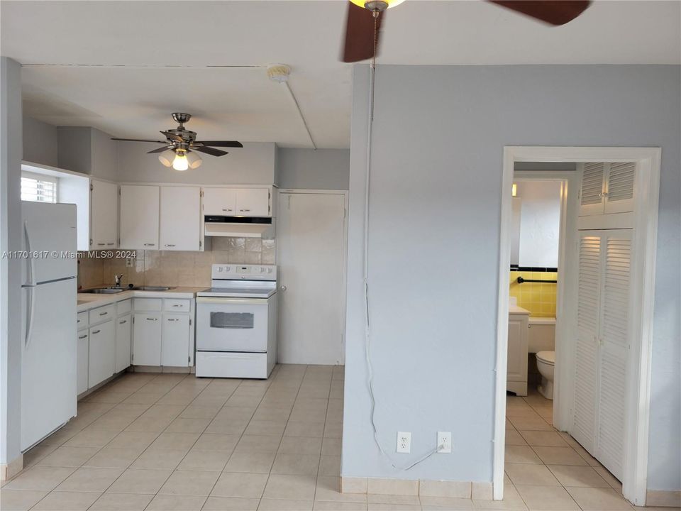 For Sale: $395,000 (2 beds, 2 baths, 650 Square Feet)