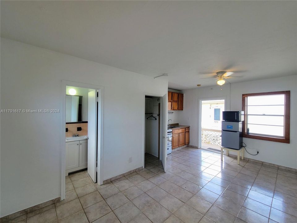 For Sale: $395,000 (2 beds, 2 baths, 650 Square Feet)