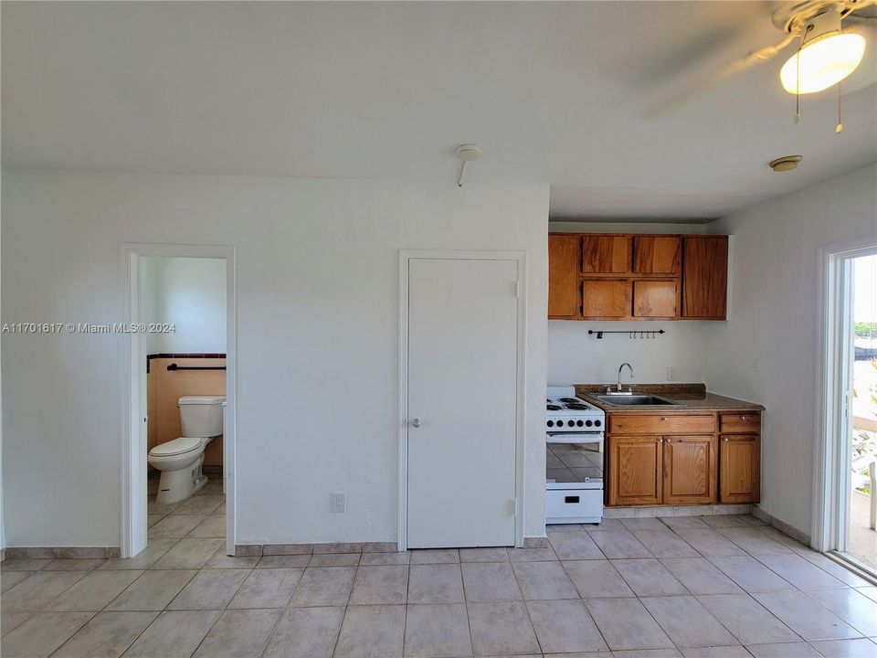 For Sale: $395,000 (2 beds, 2 baths, 650 Square Feet)